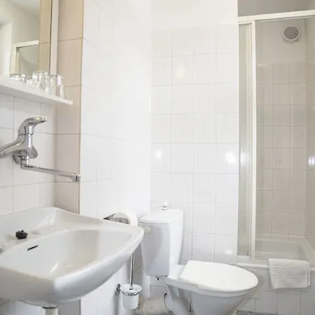 Отель Lomnice Hotel & Restaurant