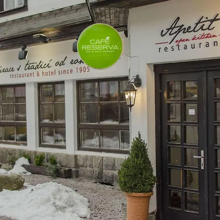 Отель Lomnice Hotel & Restaurant Шпиндлерув-Млин