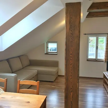 Отель Lomnice Hotel & Restaurant Шпиндлерув-Млин