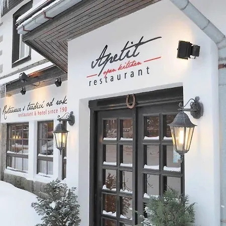 Отель Lomnice Hotel & Restaurant Шпиндлерув-Млин